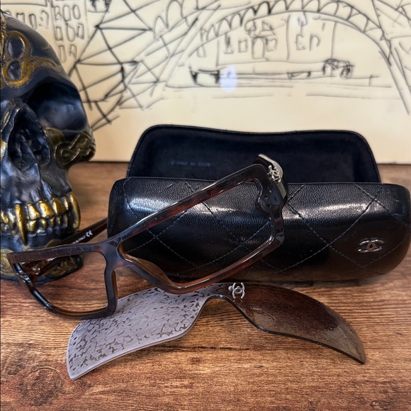 CHANEL Tortoise Wrap Around Frame with Auth Quilted Black Leather Eyewear Case - Picture 1 of 10
